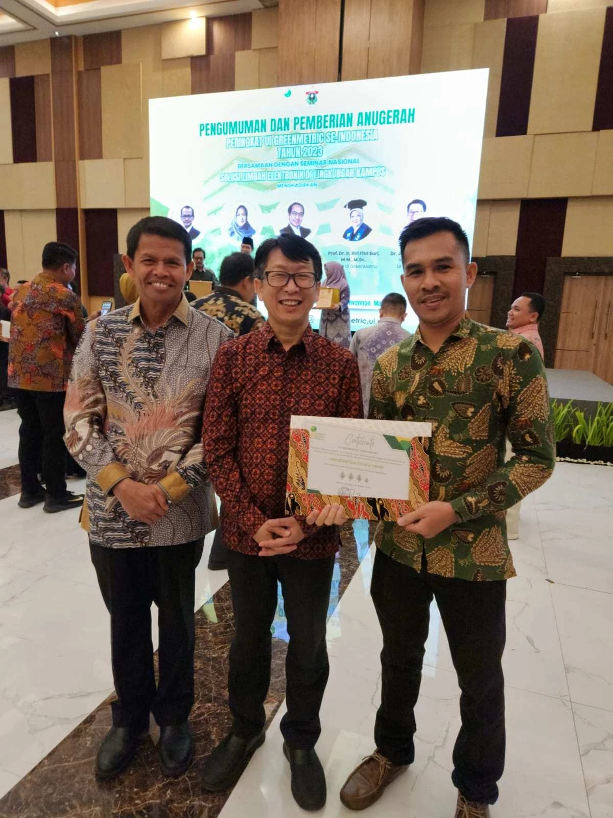 UTU Terima Penghargaan The 21th Most Sustainable University in Indonesia Tahun 2023