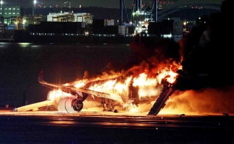 Rangkaian Kejadian Kecelakaan Pesawat Japan Airlines Bersama Pesawat Penjaga Pantai di Bandara Haneda Tokyo