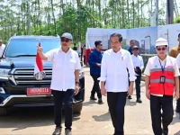 Jokowi Tinjau Pembangunan Rumah Menteri Di IKN Yang Hampir Selesai