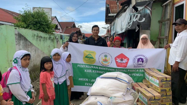 Peduli Banjir, FKMJ Turunkan Donasi ke Masyarakat Kabupaten Kerinci dan Kota Sungai Penuh