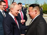 Putin Berikan Hadiah Berupa Mobil Mewah Kepada Kim Jong Un