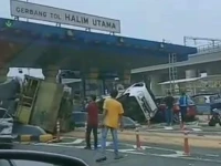 Tujuh Kendaraan Alami Kecelakaan Berturut-Turut Di Gerbang Tol Halim, Tidak Ada Korban Jiwa